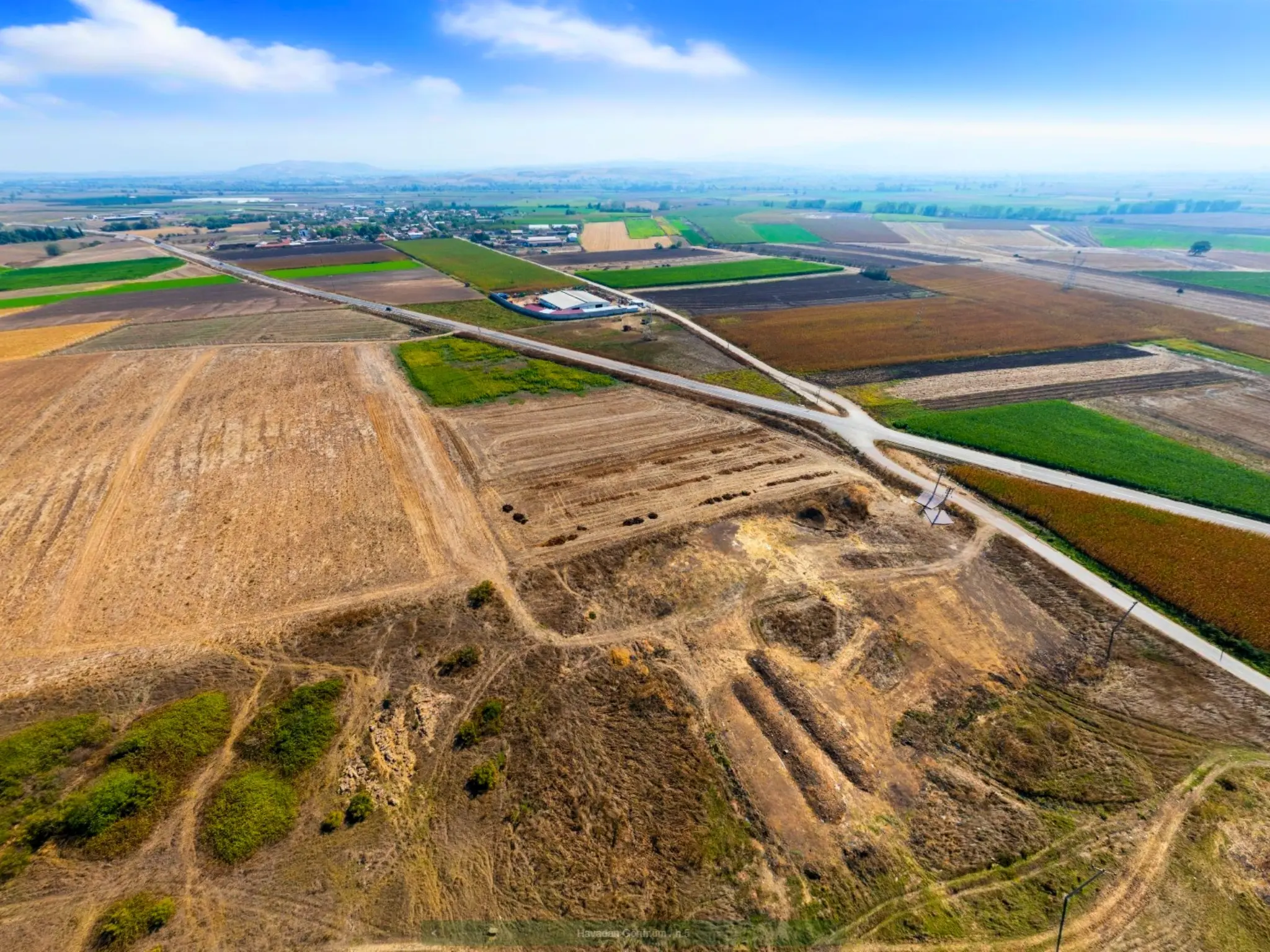 Sinpaş Kasaba Thermal Wellness Resort karşısında yer alan Okçugöl arsaları, termal turizm bölgesi